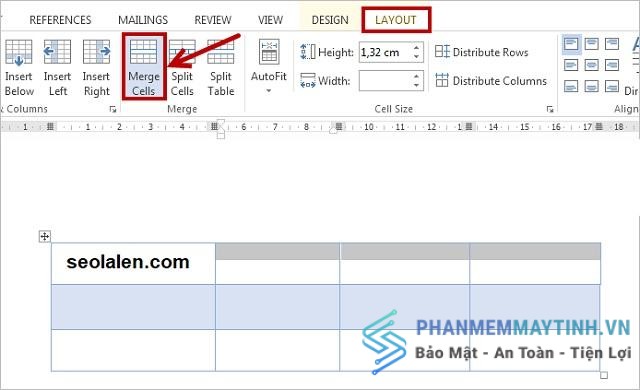 Đầu tiên, hãy bôi đen các ô cần hợp nhất
